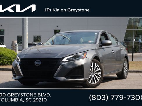 Used 2023 Nissan Altima 2.5 SV FWD image 1