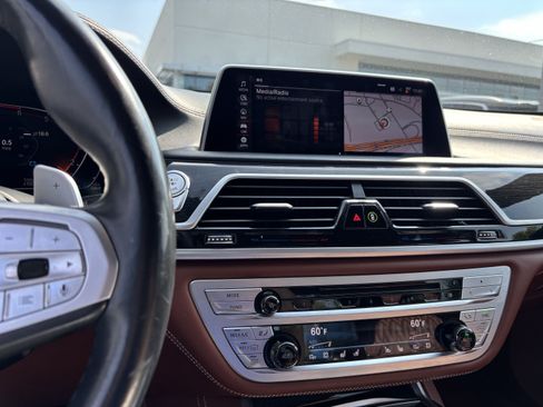 Used 2020 BMW 750i xDrive w/ Executive Package AWD/4WD image 18