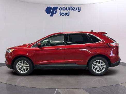 Certified 2024 Ford Edge SEL w/ Convenience Package AWD/4WD image 5
