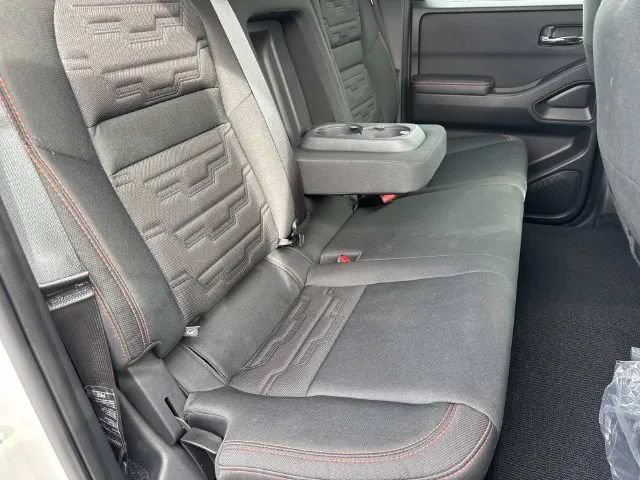Certified 2025 Nissan Frontier Pro-X RWD image 23