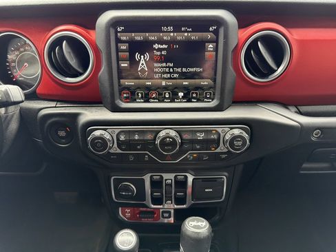 Used 2018 Jeep Wrangler Unlimited Rubicon AWD/4WD image 16