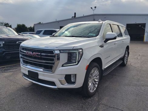 Certified 2024 GMC Yukon XL SLT w/ SLT Premium Package AWD/4WD image 1