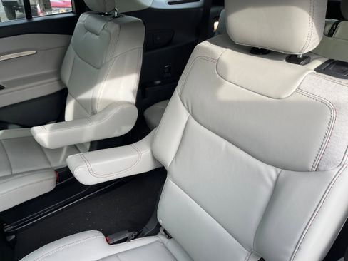 New 2026 Ford Explorer Active w/ Active Comfort Package image 35