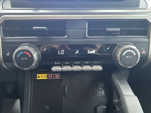 Used 2024 Toyota Tacoma SR5 AWD/4WD image 27