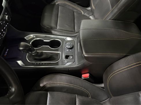Used 2021 Chevrolet Traverse Premier AWD/4WD image 21