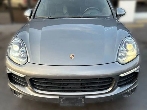 Used 2018 Porsche Cayenne image 9