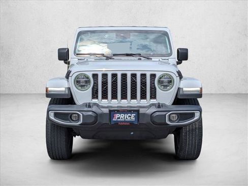 Used 2020 Jeep Gladiator Overland AWD/4WD image 2