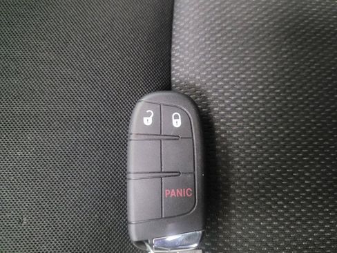 Used 2020 Jeep Renegade Sport w/ Sport Appearance Group AWD/4WD image 32