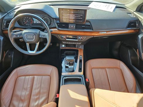 Used 2022 Audi Q5 2.0T Premium w/ Convenience Package image 12