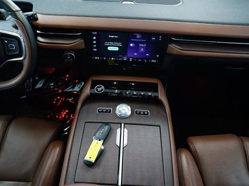 Used 2025 Lincoln Navigator Reserve AWD/4WD image 34