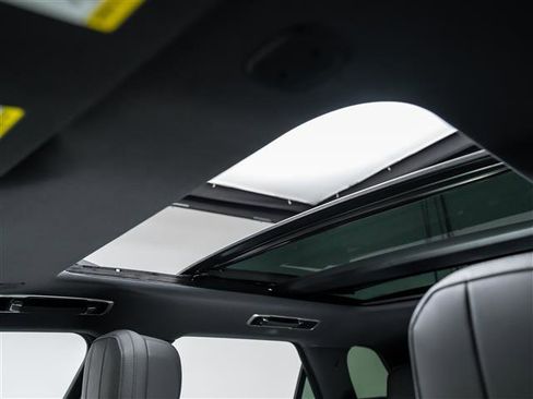 New 2026 Land Rover Range Rover Sport Dynamic SE image 13