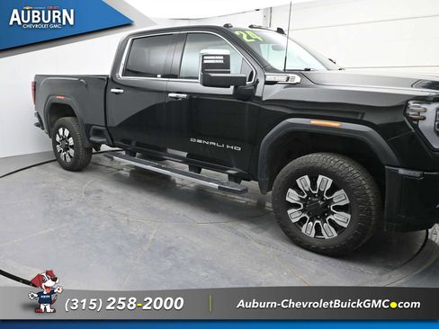 Used 2024 GMC Sierra 2500 Denali w/ Denali Reserve Package image 2