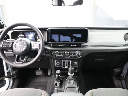 New 2026 Jeep Gladiator Sport AWD/4WD image 25
