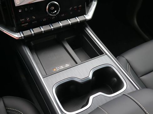 New 2026 GMC Acadia Elevation w/ Elevation Premium Package AWD/4WD image 18