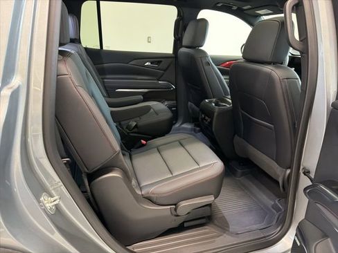 Used 2025 Chevrolet Traverse Z71 w/ Enhanced Driving Package AWD/4WD image 43