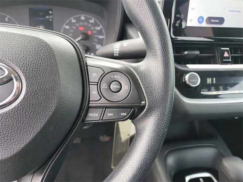Used 2024 Toyota Corolla LE image 25