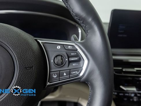 Used 2025 Acura MDX SH-AWD w/ Technology Package image 15