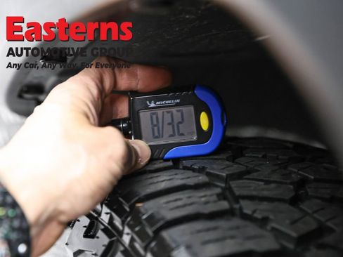 Used 2025 Jeep Compass Trailhawk AWD/4WD image 26
