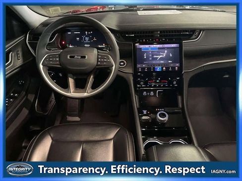 Used 2023 Jeep Grand Cherokee L Limited AWD/4WD image 14