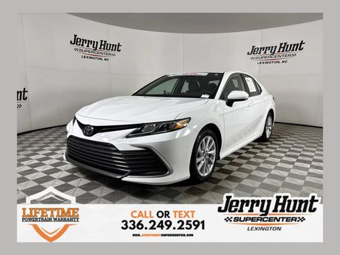 Used 2022 Toyota Camry LE w/ Carpet Mat Package (TMS) FWD image 1