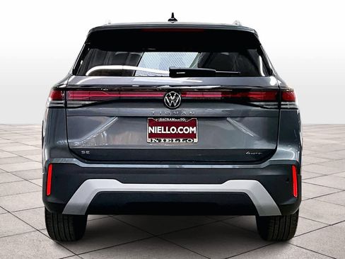 New 2026 Volkswagen Tiguan SE image 6