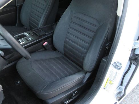 Used 2018 Ford Fusion SE image 11