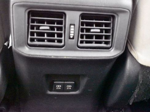 Used 2021 Toyota RAV4 XLE FWD image 18