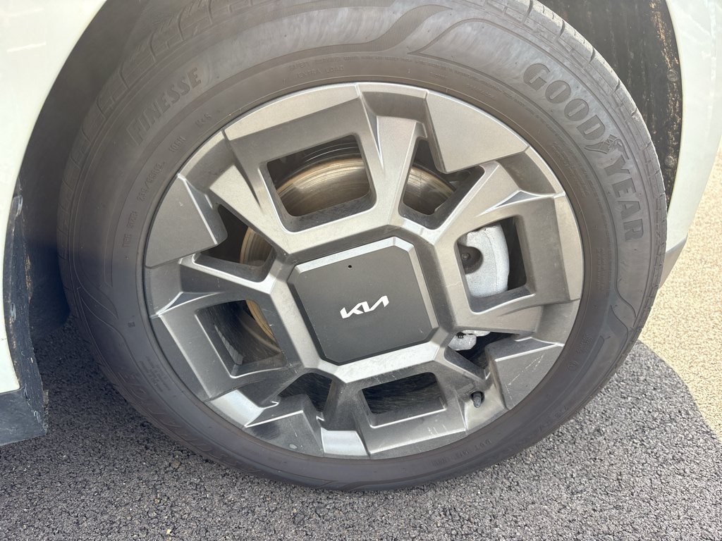 Used 2026 Kia Carnival EX FWD image 15