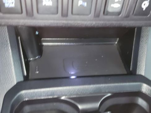 Used 2016 Toyota Tacoma TRD Sport w/ Premium & Technology Package image 24