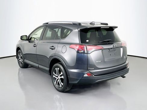 Used 2017 Toyota RAV4 LE AWD/4WD image 5