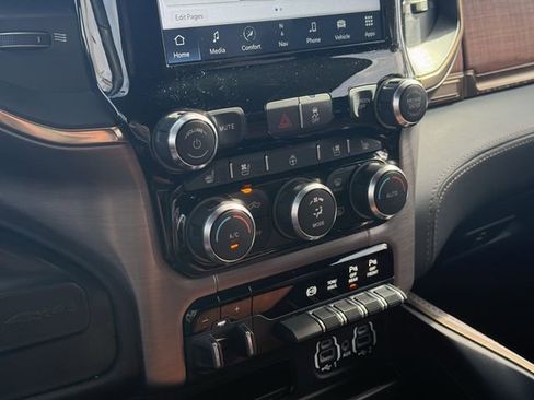 Used 2023 RAM 2500 Limited AWD/4WD image 26