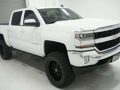 Used 2016 Chevrolet Silverado 1500 LT w/ All Star Edition AWD/4WD image 3