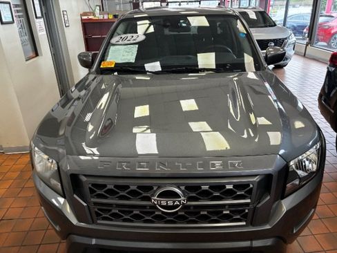 Used 2022 Nissan Frontier SV RWD image 6