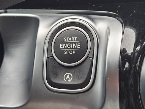 Used 2025 Mercedes-Benz GLB 250 image 22