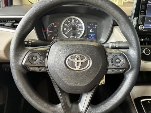 Used 2022 Toyota Corolla LE FWD image 20