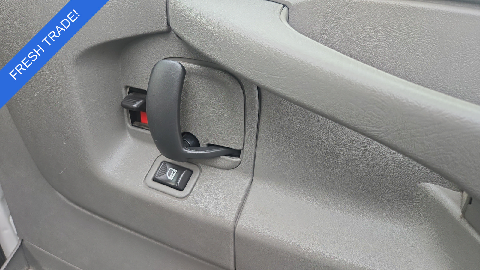 Used 2012 Chevrolet Express 2500 RWD image 20