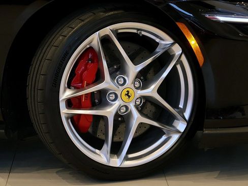 Certified 2025 Ferrari Roma Spider RWD image 44
