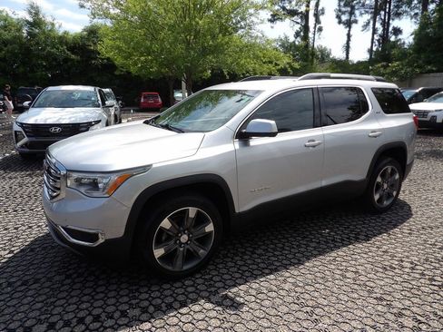 Used 2018 GMC Acadia SLT FWD image 3