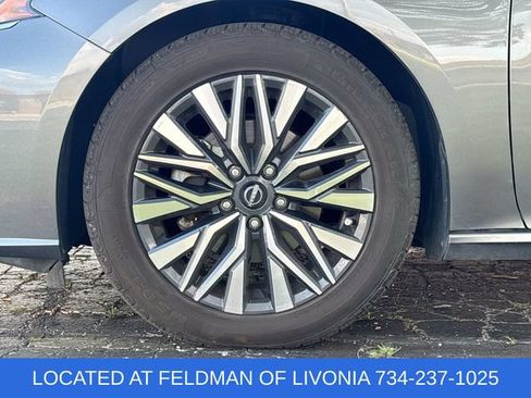 Used 2024 Nissan Altima 2.5 SV FWD image 30