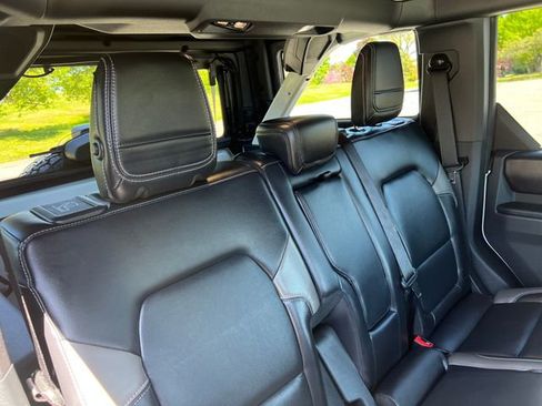 Used 2025 Ford Bronco Outer Banks AWD/4WD image 33