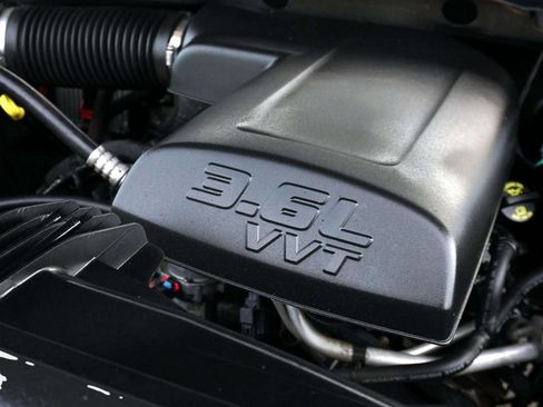 Used 2015 RAM 1500 Classic SLT w/ Luxury Group AWD/4WD image 12