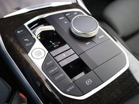 Used 2023 BMW 330i xDrive Sedan w/ Driving Assistance Package image 21