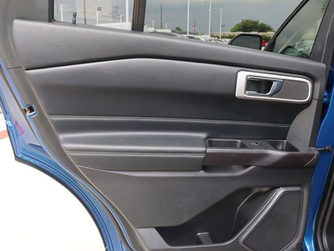 Used 2020 Ford Explorer XLT w/ Equipment Group 202A image 28