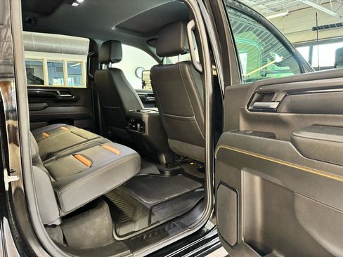 Used 2024 GMC Sierra 2500 AT4 w/ Snow Plow Prep/Camper Package AWD/4WD image 27