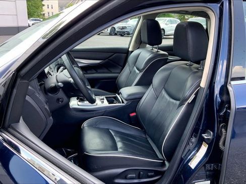 Used 2018 INFINITI Q70 Luxe AWD/4WD image 25