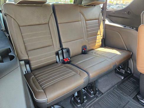 New 2026 GMC Yukon Denali Ultimate w/ LPO, Floor Liner Package AWD/4WD image 25