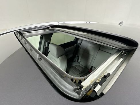 Used 2021 Honda CR-V Touring image 22