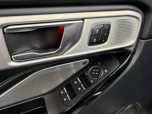 Used 2021 Ford Explorer ST w/ ST Street Pack image 11