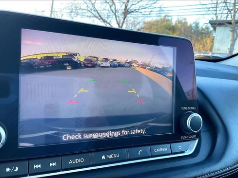 Used 2024 Nissan Rogue SV image 26