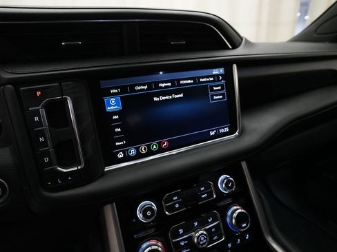 Used 2021 GMC Yukon Denali w/ Denali Premium Package AWD/4WD image 6